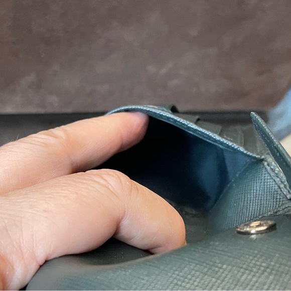 *Authenticity Card Included* Prada Dark Green Bifold Men’s Wallet - Picture 9 of 15